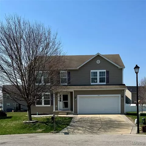 205 Greenleaf Cir, Belleville, IL 62221