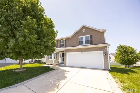 205 Greenleaf Cir, Belleville, IL 62221