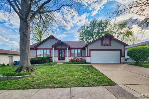 1938 Riverwood Trails Dr, Florissant, MO 63031