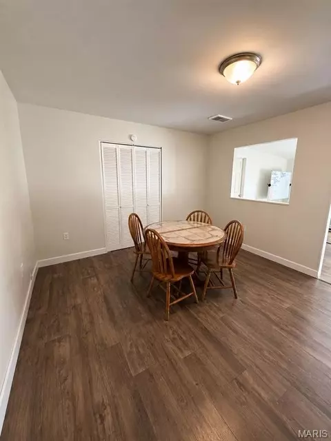 Dining - 118 Paul Ave, Ferguson, MO 63135 photo 1 of 1