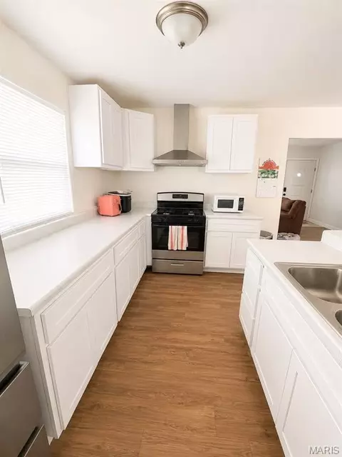 Kitchen - 118 Paul Ave, Ferguson, MO 63135 photo 2 of 2