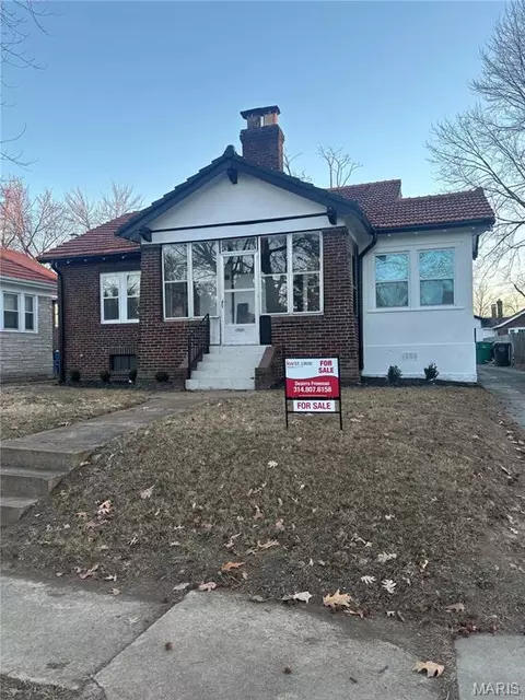 7618 Springdale Dr, Pasadena Park, MO 63121