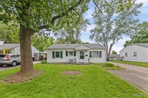 4000 Shirley Dr, Belleville, IL 62226