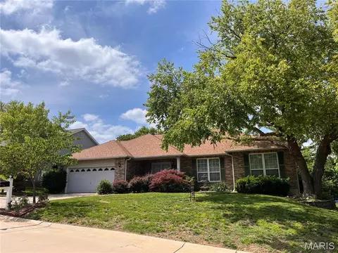 4844 Greenburg Dr, St. Peters, MO 63304