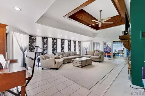 Living - 622 Idaho Dr, Arnold, MO 63010 photo 4 of 8