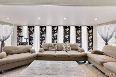 Living - 622 Idaho Dr, Arnold, MO 63010 photo 7 of 8