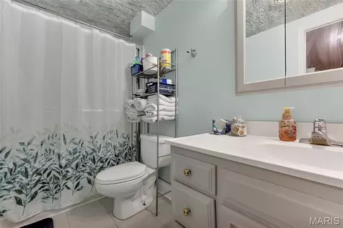 Bath - 622 Idaho Dr, Arnold, MO 63010 photo 4 of 6