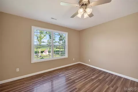 Bedroom - 12807 School Dr, Roby, MO 65557 photo 5 of 6