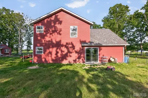 Exterior - 12807 School Dr, Roby, MO 65557 photo 12 of 12