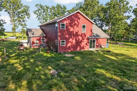 Exterior - 12807 School Dr, Roby, MO 65557 photo 5 of 12