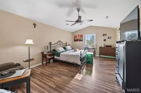 Bedroom - 12807 School Dr, Roby, MO 65557 photo 1 of 6