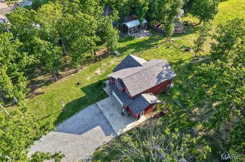 Exterior - 12807 School Dr, Roby, MO 65557 photo 2 of 12