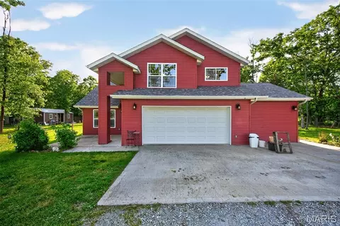 Exterior - 12807 School Dr, Roby, MO 65557 photo 9 of 12