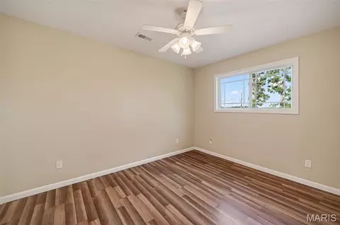 Bedroom - 12807 School Dr, Roby, MO 65557 photo 3 of 6