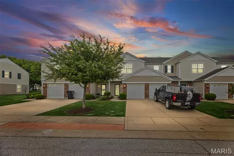2041 Celebration Park Cir, Belleville, IL 62220