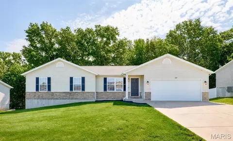324 Parkway Dr, Troy, MO 63379
