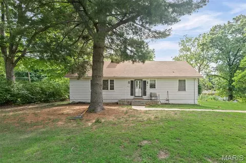 500 Edgewood Dr, Belleville, IL 62223