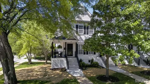 297 Mccullough Ave #A, Kirkwood, MO 63122