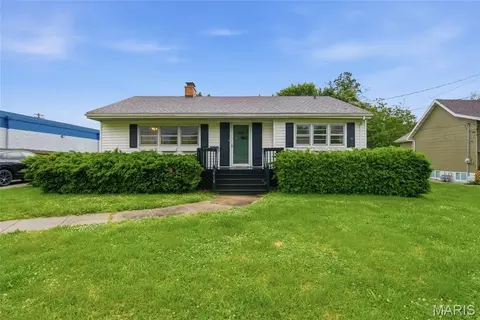 5912 N Belt W, Belleville, IL 62223