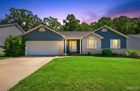 886 Sherwood Forest Ct, O'fallon, MO 63366