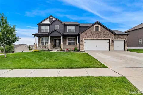 127 Central Park Ave, Wentzville, MO 63385