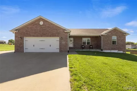 451 Cedar Meadows Dr, Jackson, MO 63755