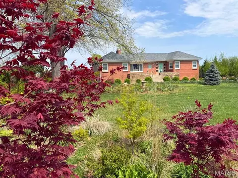 9537 Herpel Ln, Green Park, MO 63123