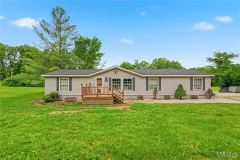 2083 Fowler Ln, Wentzville, MO 63385