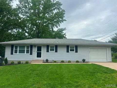 905 Glenn Ave, Washington, MO 63090