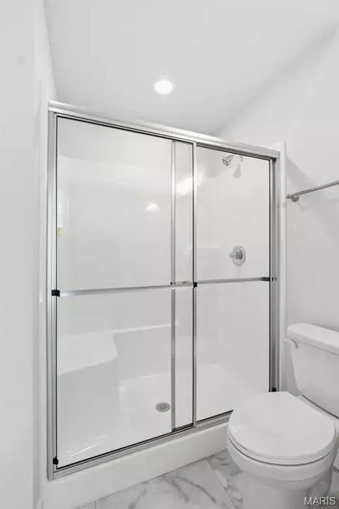 Bath - 256 Walnut St, Hawk Point, MO 63349 photo 4 of 5