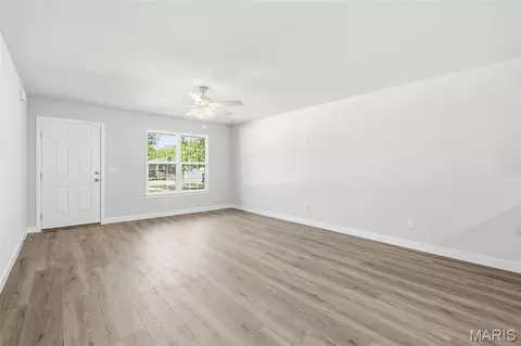 Living - 256 Walnut St, Hawk Point, MO 63349 photo 4 of 4