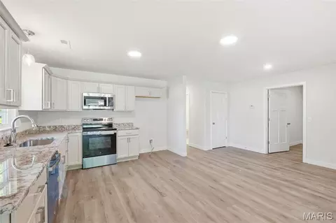 Entry Way - 256 Walnut St, Hawk Point, MO 63349 photo 1 of 1