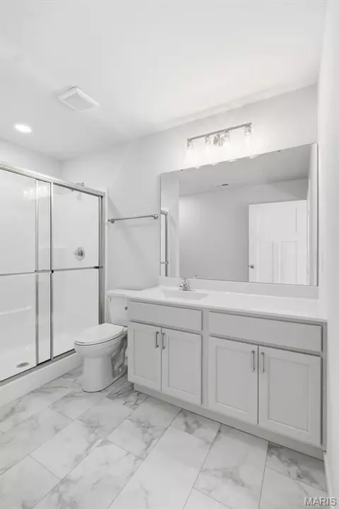 Bath - 256 Walnut St, Hawk Point, MO 63349 photo 3 of 5