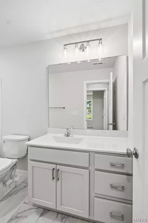 Bath - 256 Walnut St, Hawk Point, MO 63349 photo 1 of 5