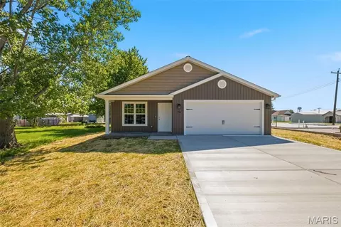 Exterior - 256 Walnut St, Hawk Point, MO 63349 photo 4 of 10