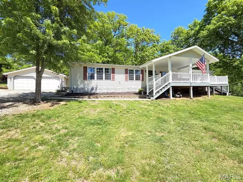 34045 Lake Shore Dr, Canton, MO 63435