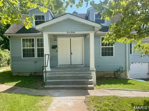 430 Bluff Dr, Saint Louis, MO 63137
