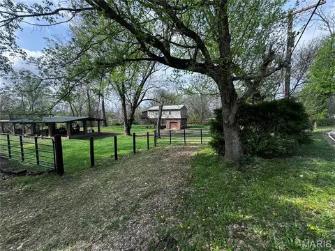 7220 7218 Twin River Rd, Eureka, MO 63025