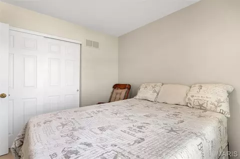 Bedroom - 1233 Powell Pl, Pacific, MO 63069 photo 6 of 6