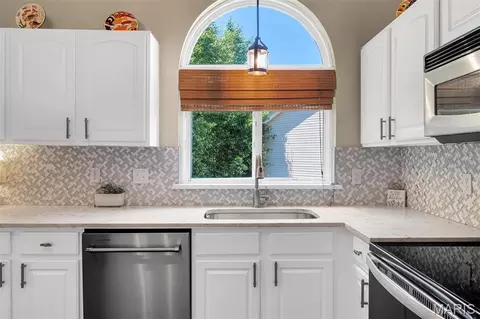 Kitchen - 1233 Powell Pl, Pacific, MO 63069 photo 3 of 4