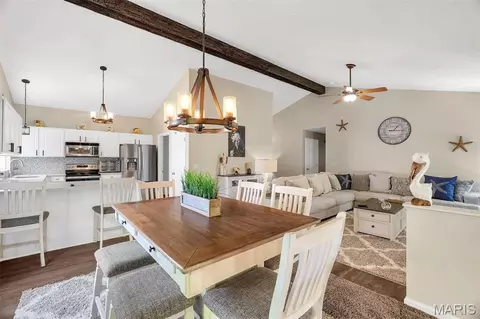 Dining - 1233 Powell Pl, Pacific, MO 63069 photo 4 of 4