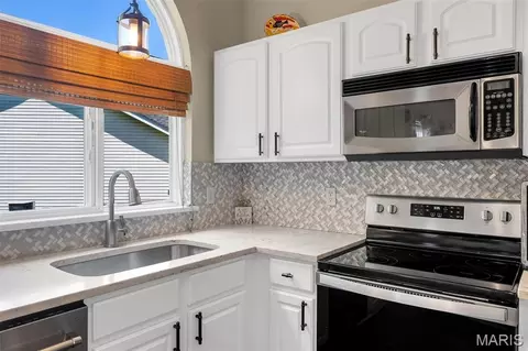 Kitchen - 1233 Powell Pl, Pacific, MO 63069 photo 4 of 4