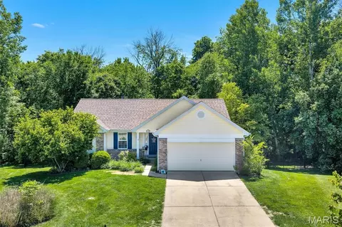 1233 Powell Pl, Pacific, MO 63069