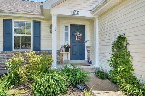 Exterior - 1233 Powell Pl, Pacific, MO 63069 photo 3 of 9