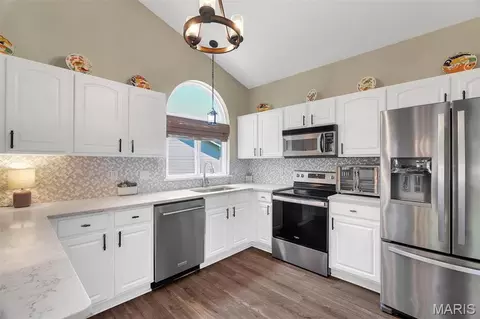 Kitchen - 1233 Powell Pl, Pacific, MO 63069 photo 2 of 4