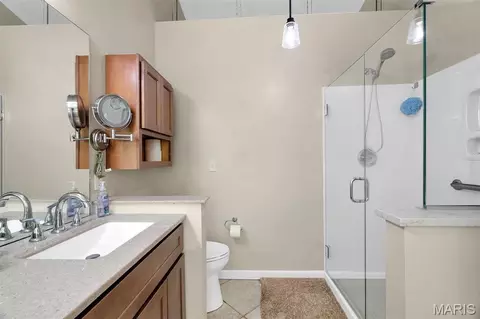 Bath - 1233 Powell Pl, Pacific, MO 63069 photo 3 of 4