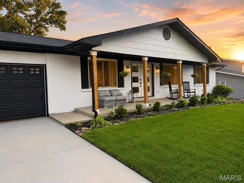 449 Rebecca Dr, Saint Charles, MO 63301