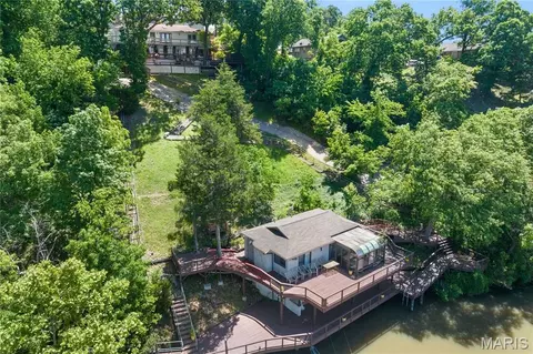 180 Borders Dr, Lake Ozark, MO 65049