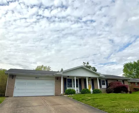 1811 Lawanda Dr, Cape Girardeau, MO 63701