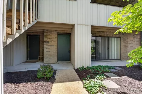 632 Coeur De Royale Dr #B, Creve Coeur, MO 63141